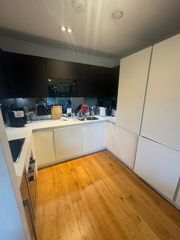 Room Lindsey Mews in Greater London