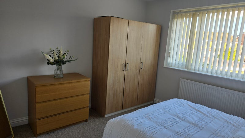 Room Sheldon Hall Avenue in Birmingham