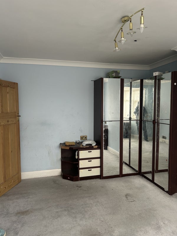 Room Victor Villas in Greater London