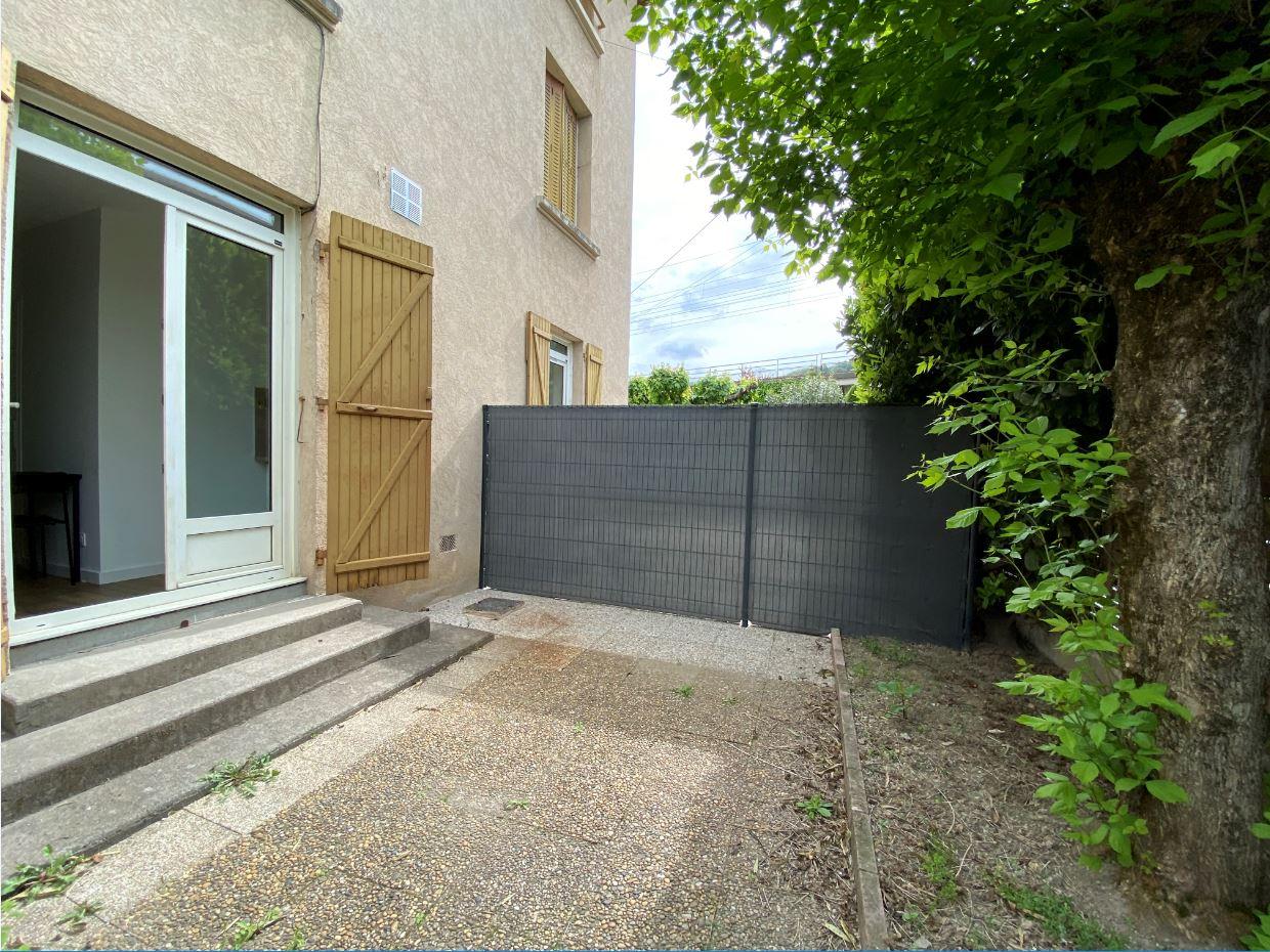 Flat Rue des Nations in Saint-Martin-d'Hères