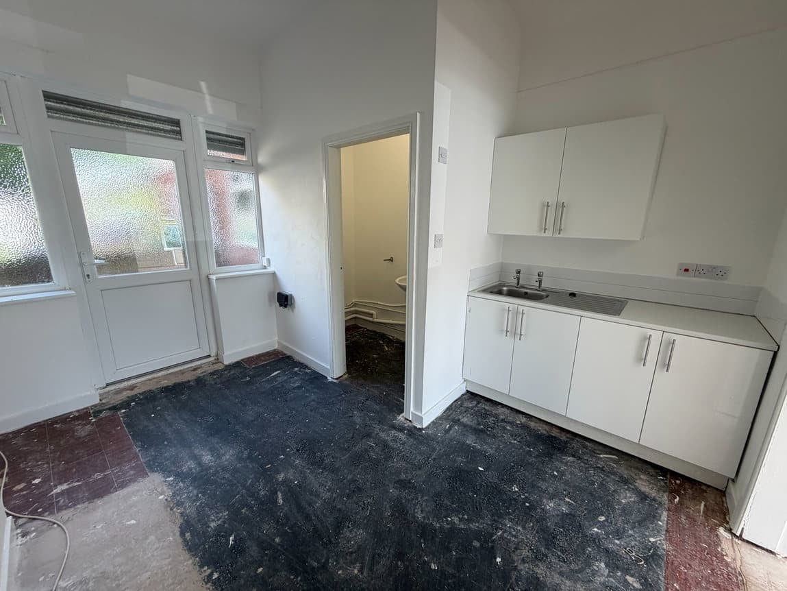 Flat Milner Road in Heswall