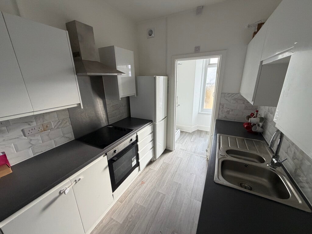 Flat Winner Hill Road in Paignton