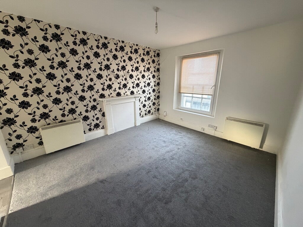 Flat Winner Hill Road in Paignton