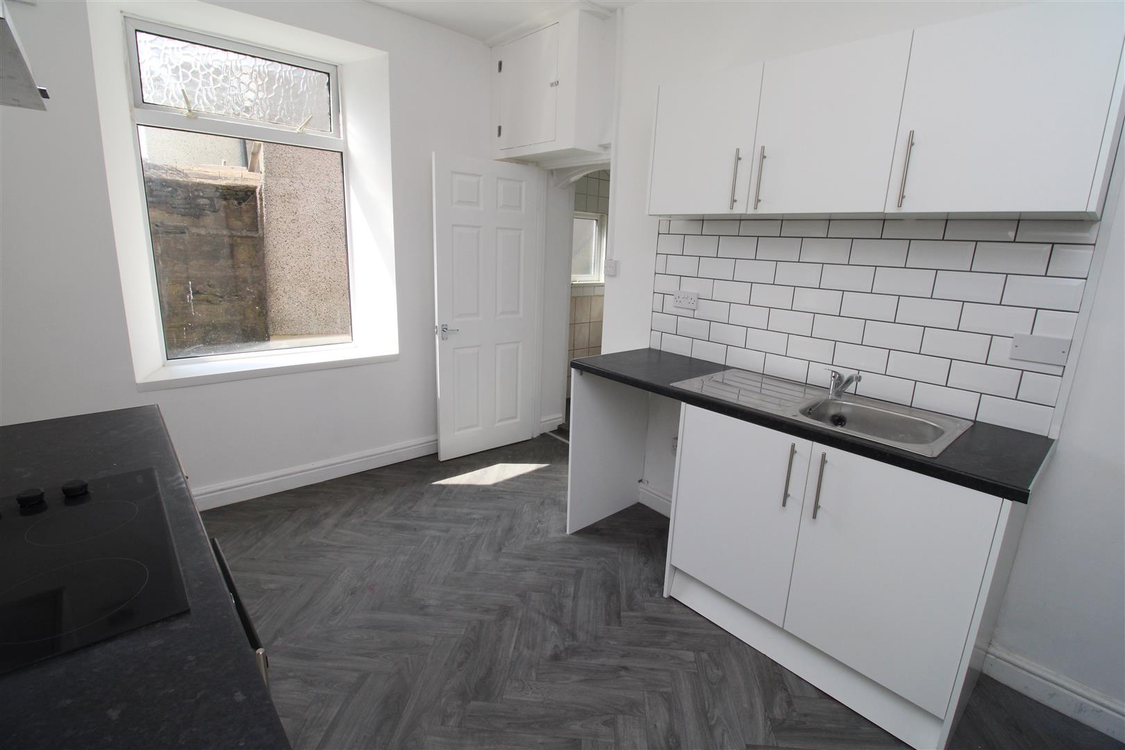 Flat Aber-Rhondda Road in Porth