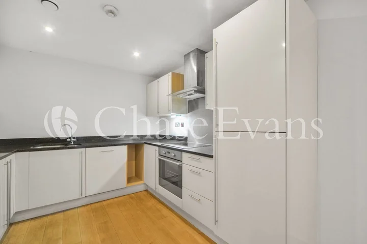 Flat Hornsey Lane in Greater London