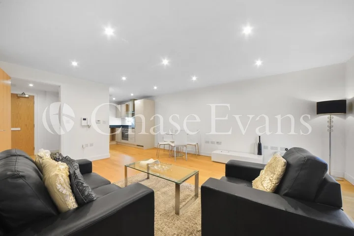 Flat Hornsey Lane in Greater London