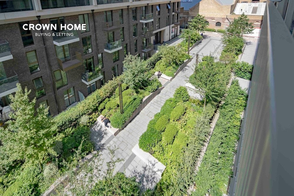 Flat Merino Gardens in Greater London