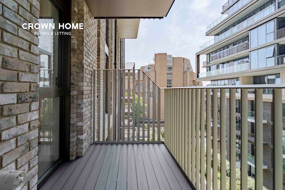 Flat Merino Gardens in Greater London