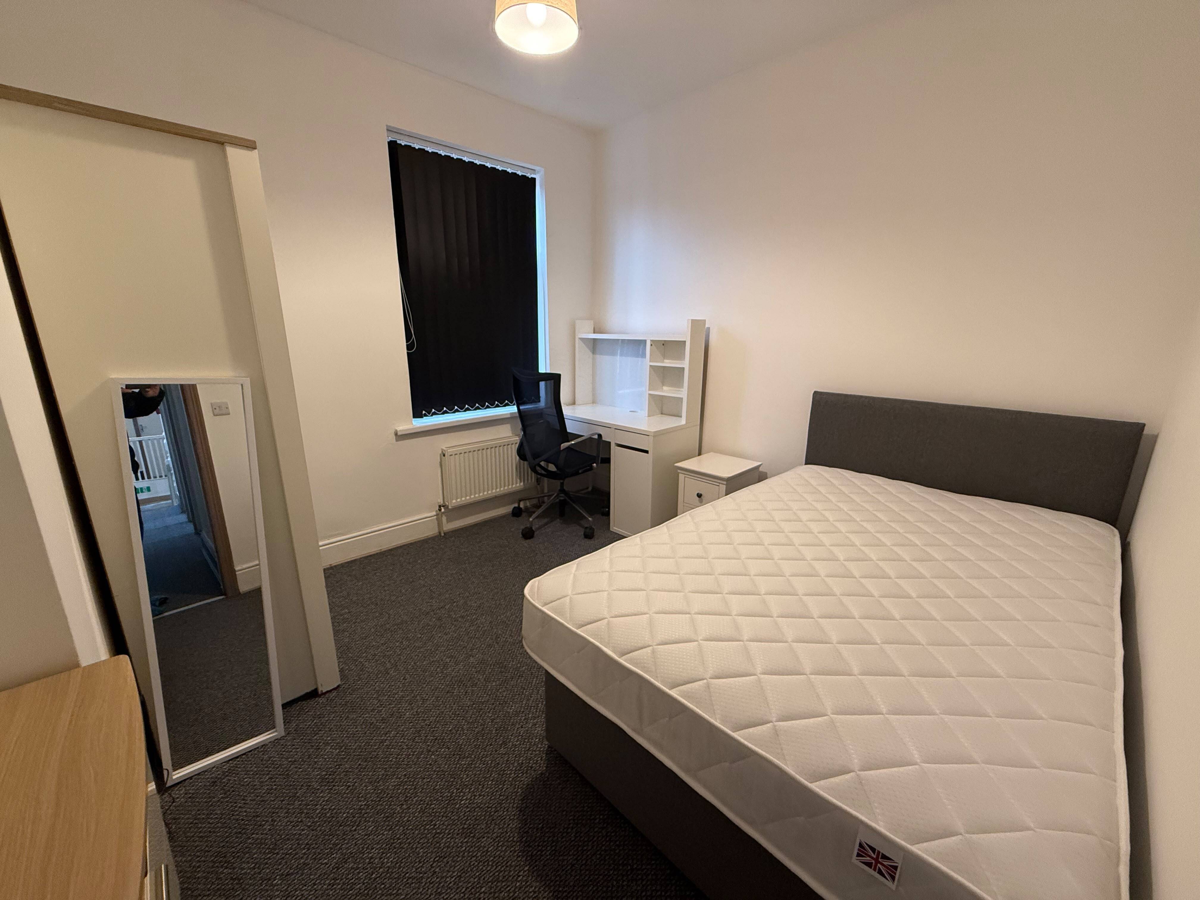 Room Moss Lane East in Manchester