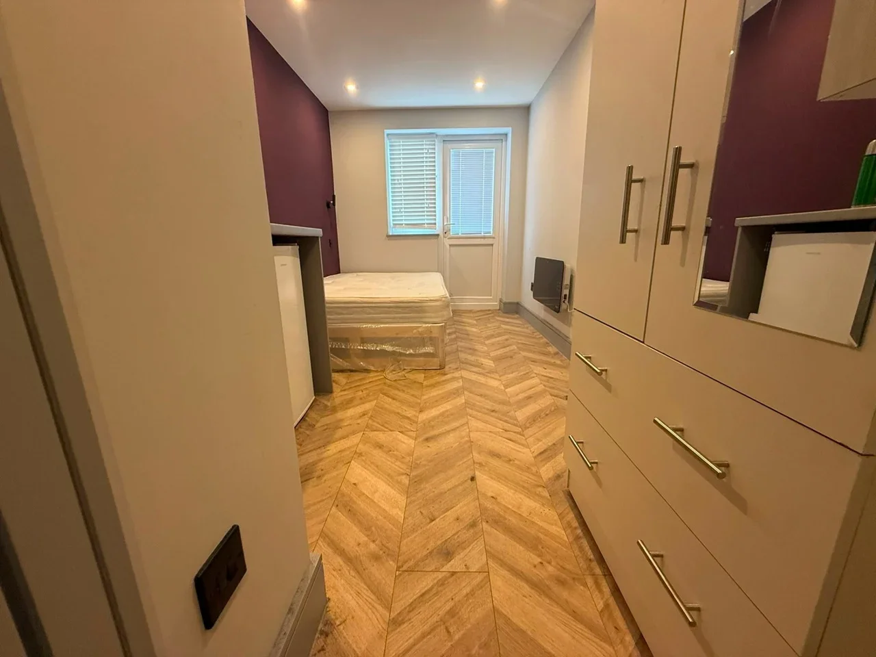 Flat Lavender Rise in Greater London