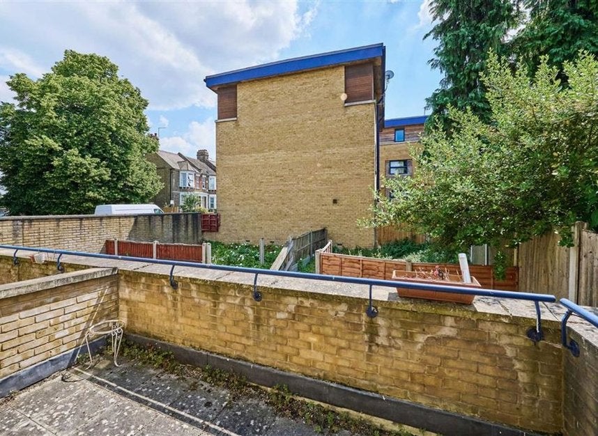 House Woolwich Road in Greater London