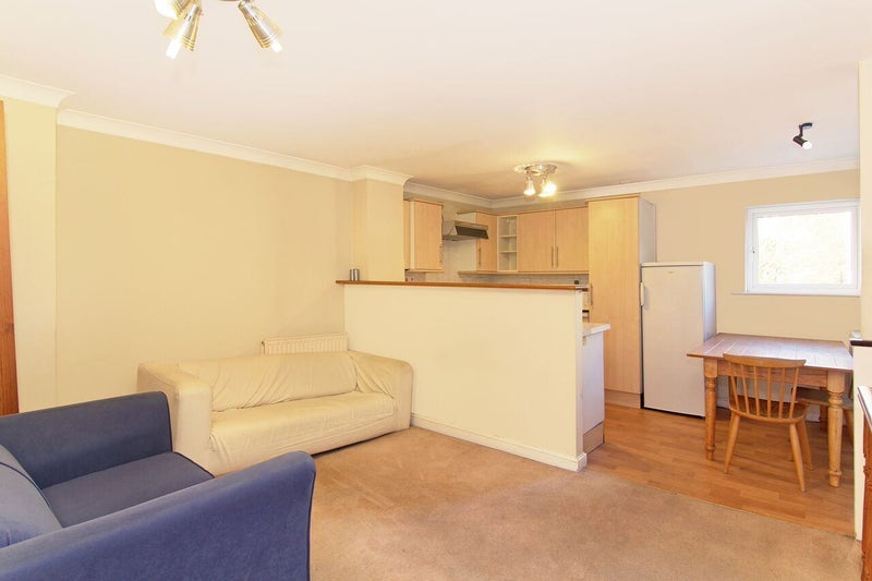 Room Melford Court in Greater London