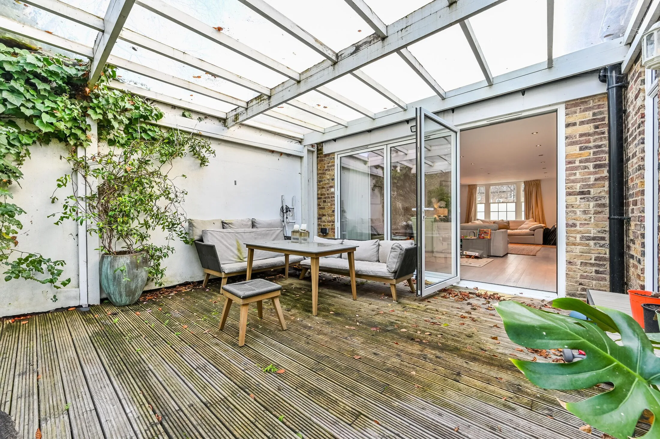 House Canonbury Park North in Greater London