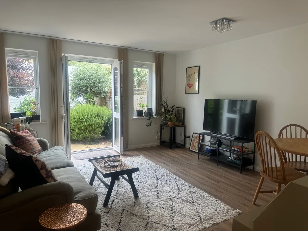 Flat Kingsdown Road in Greater London