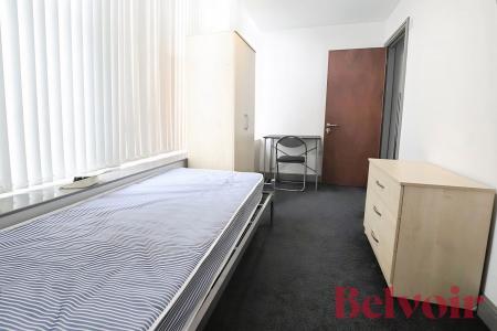 Room London Road in Newcastle-under-Lyme