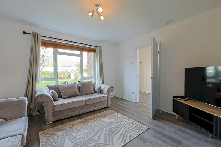 House Blumfield Crescent in Slough