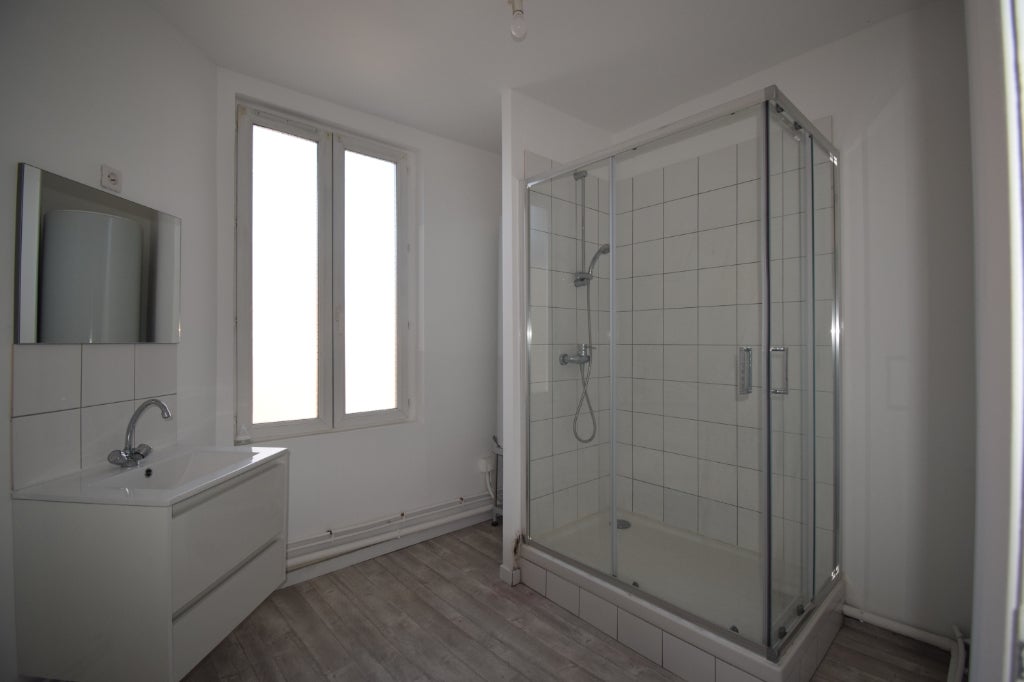 Flat Rue François Villon in Saint-Aubin-lès-Elbeuf