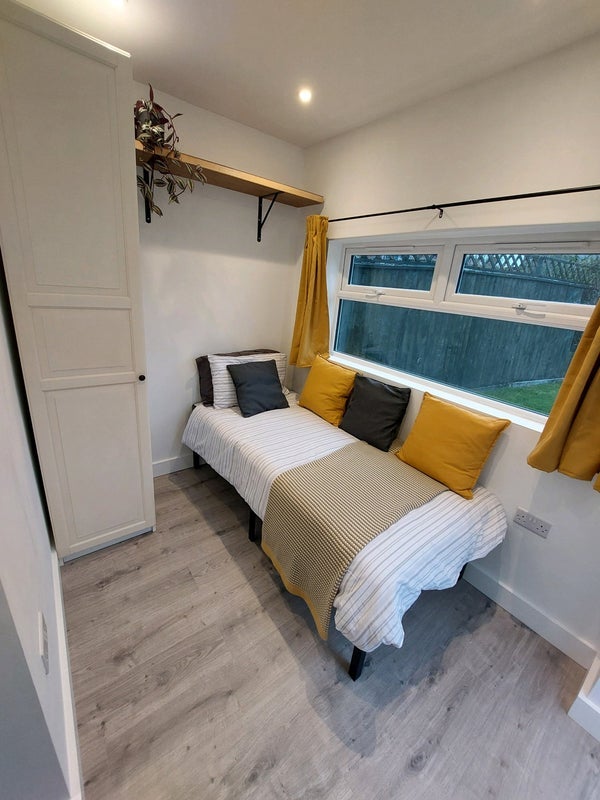 Flat Saint Whytes Road in Bristol