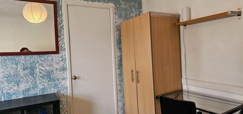 Room Asland Road in Greater London