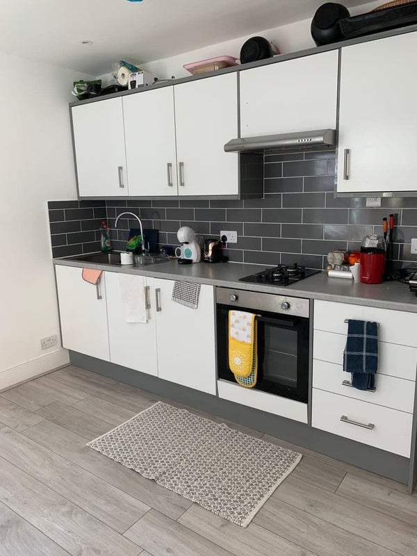 Room Cobham Road in Greater London