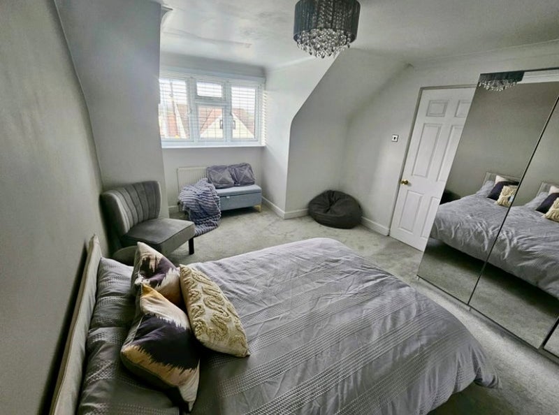 Room Highlands Road in Basildon