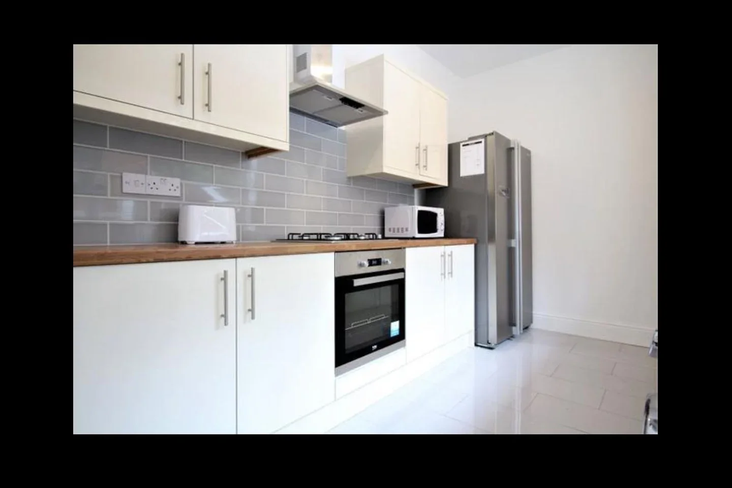 Room Ellys Road in Coventry