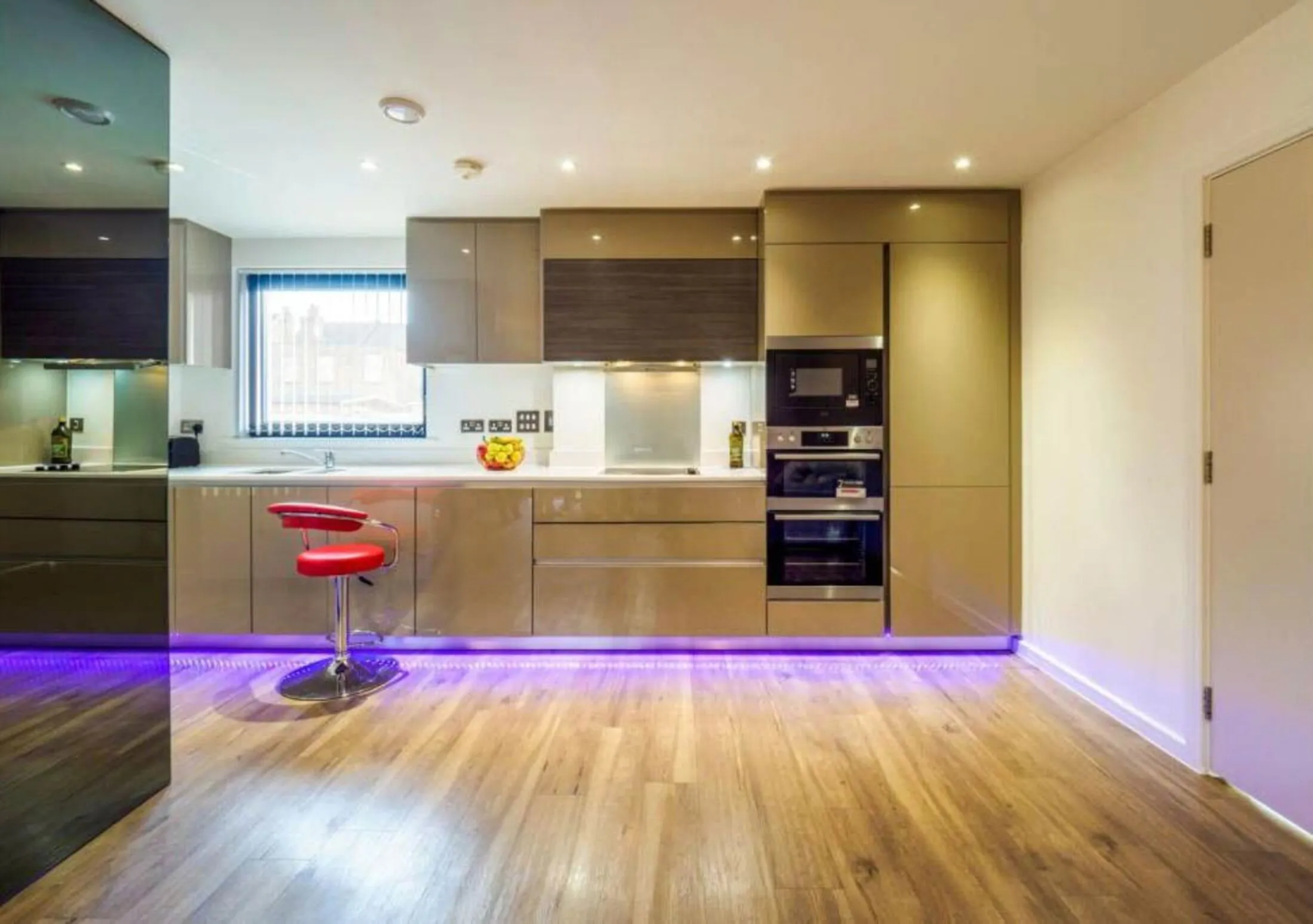 Flat Fishers Way in Greater London