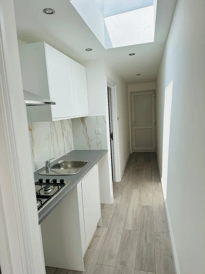 Flat Sunningdale Avenue in Greater London