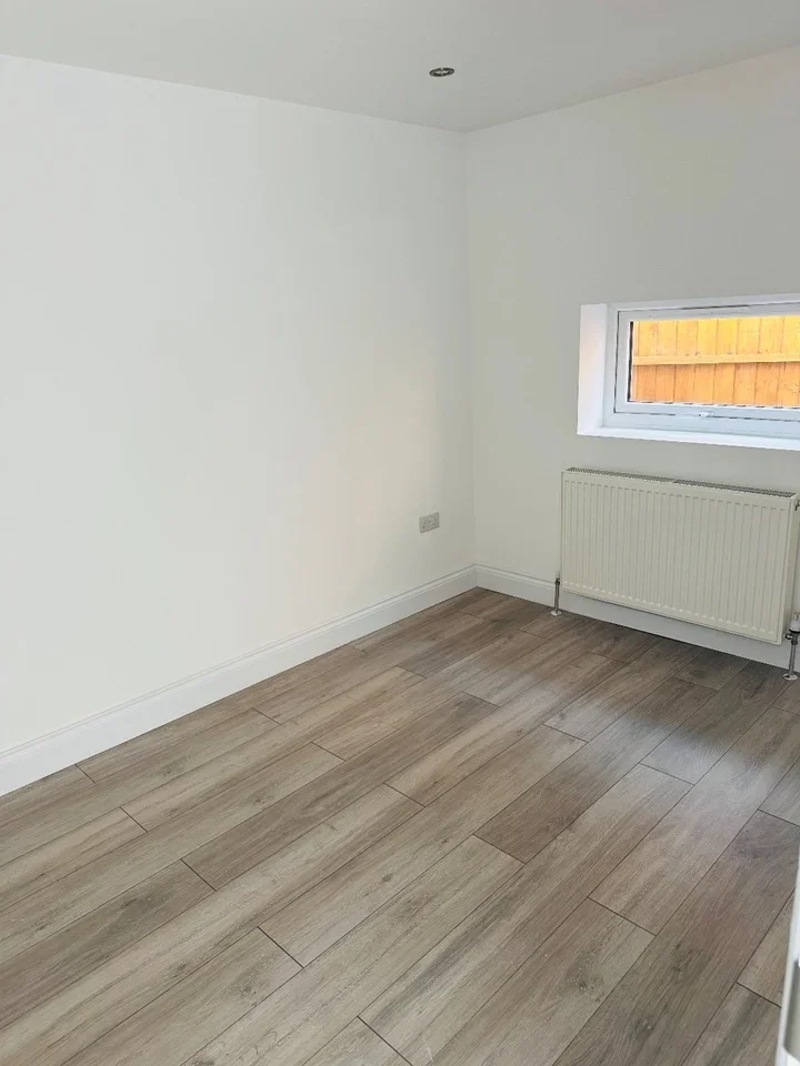 Flat Sunningdale Avenue in Greater London