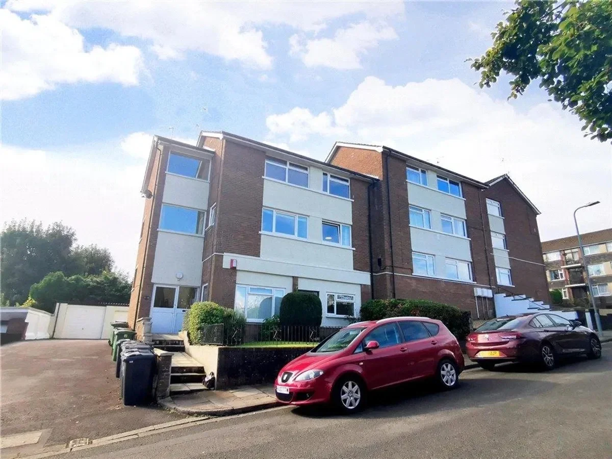 Flat Highfield Road in Cardiff