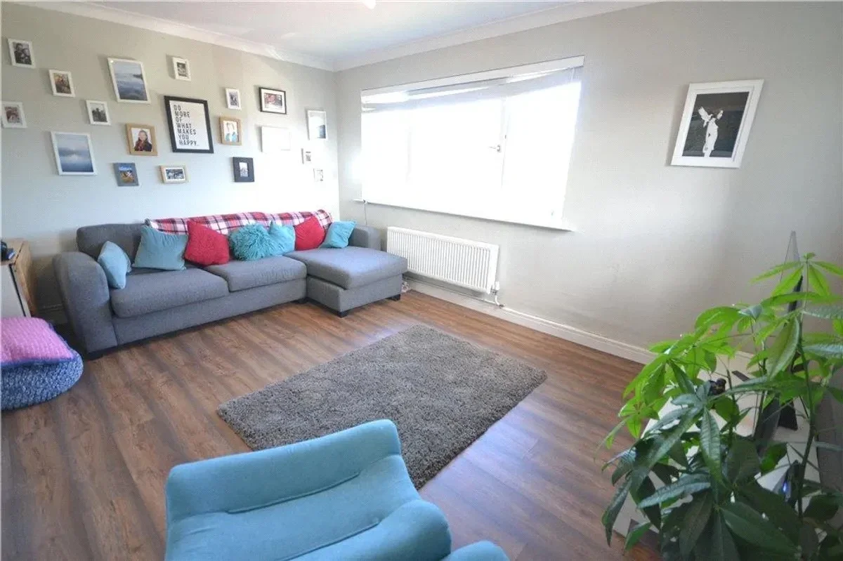Flat Highfield Road in Cardiff