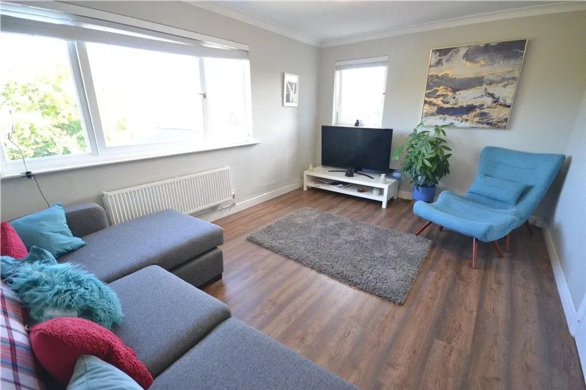 Flat Highfield Road in Cardiff