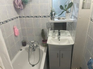 Room Eton Manor Gate in Greater London