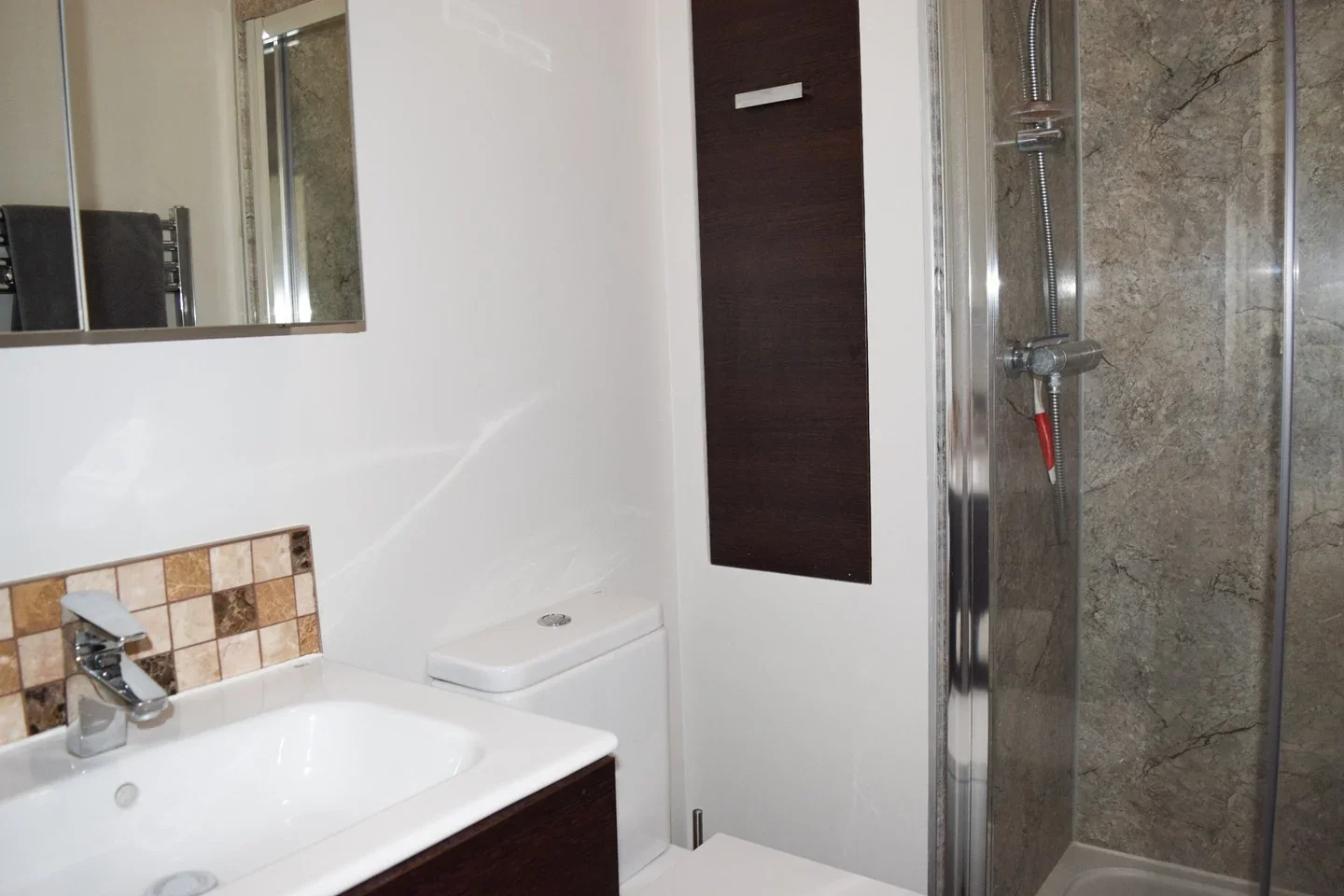 Flat Clifton Walk in Greater London