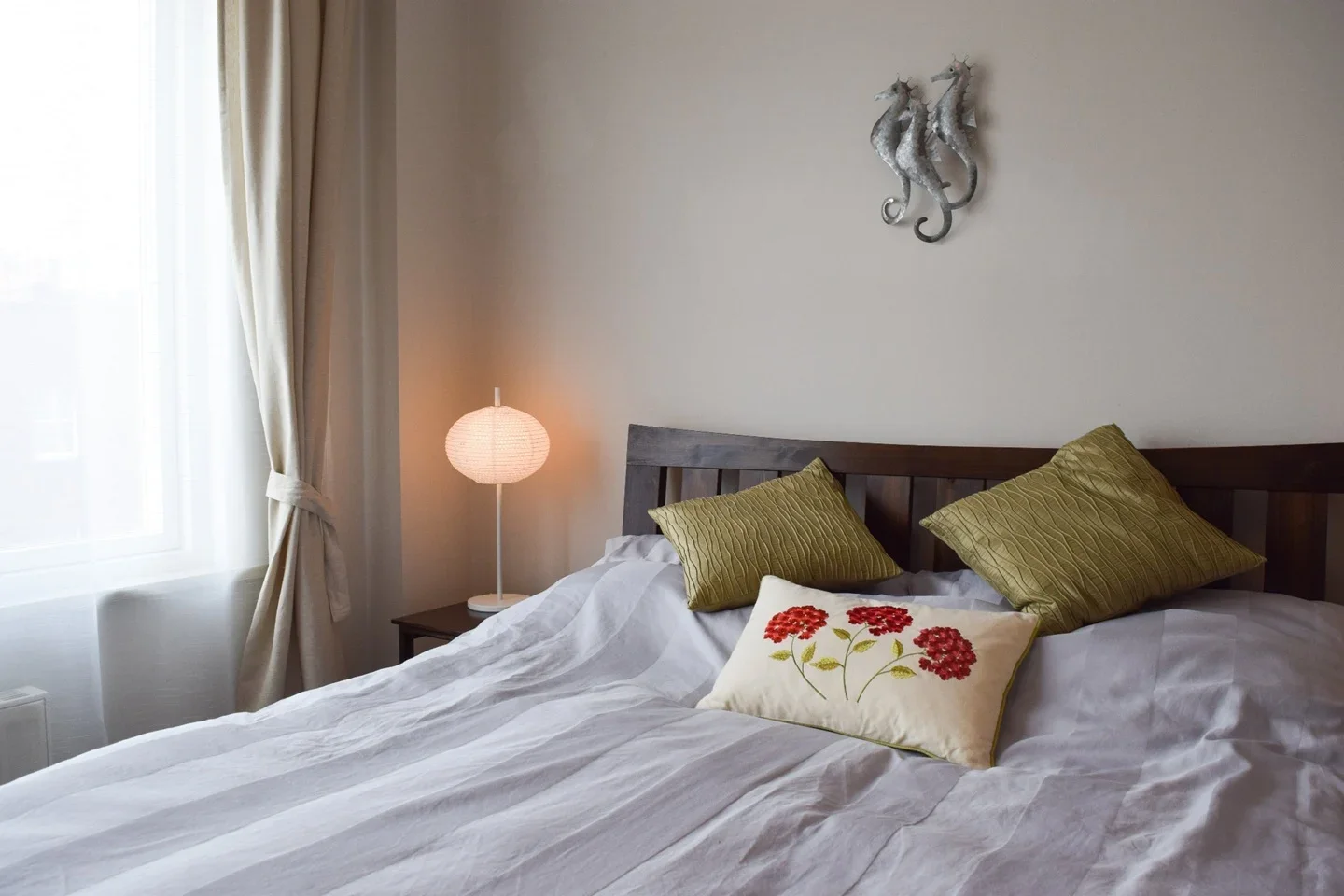 Flat Clifton Walk in Greater London