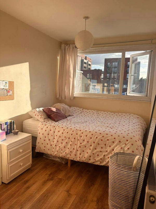 Room Whitehouse Lane in Bristol