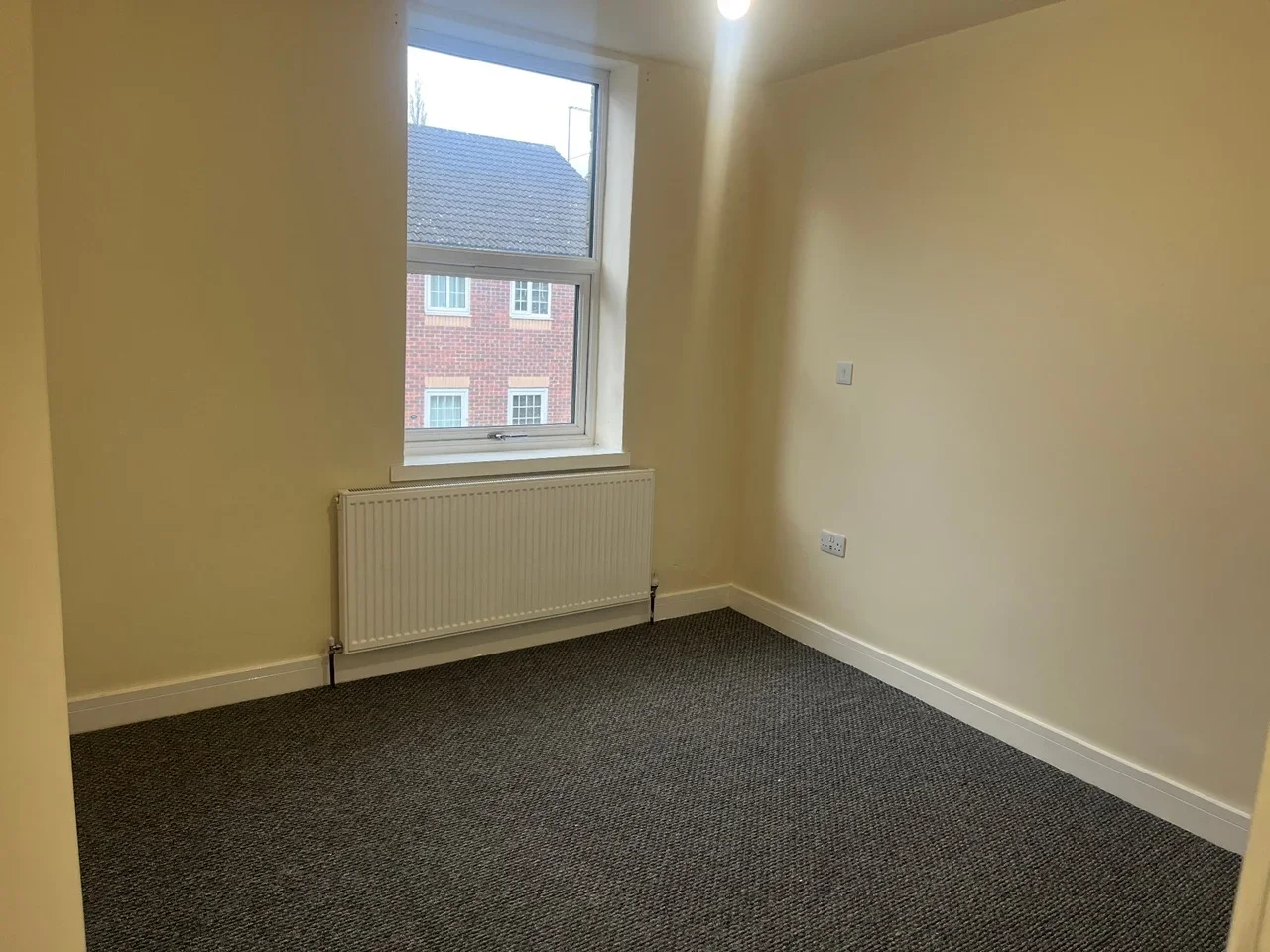 Flat Barnsley Road in Wath upon Dearne