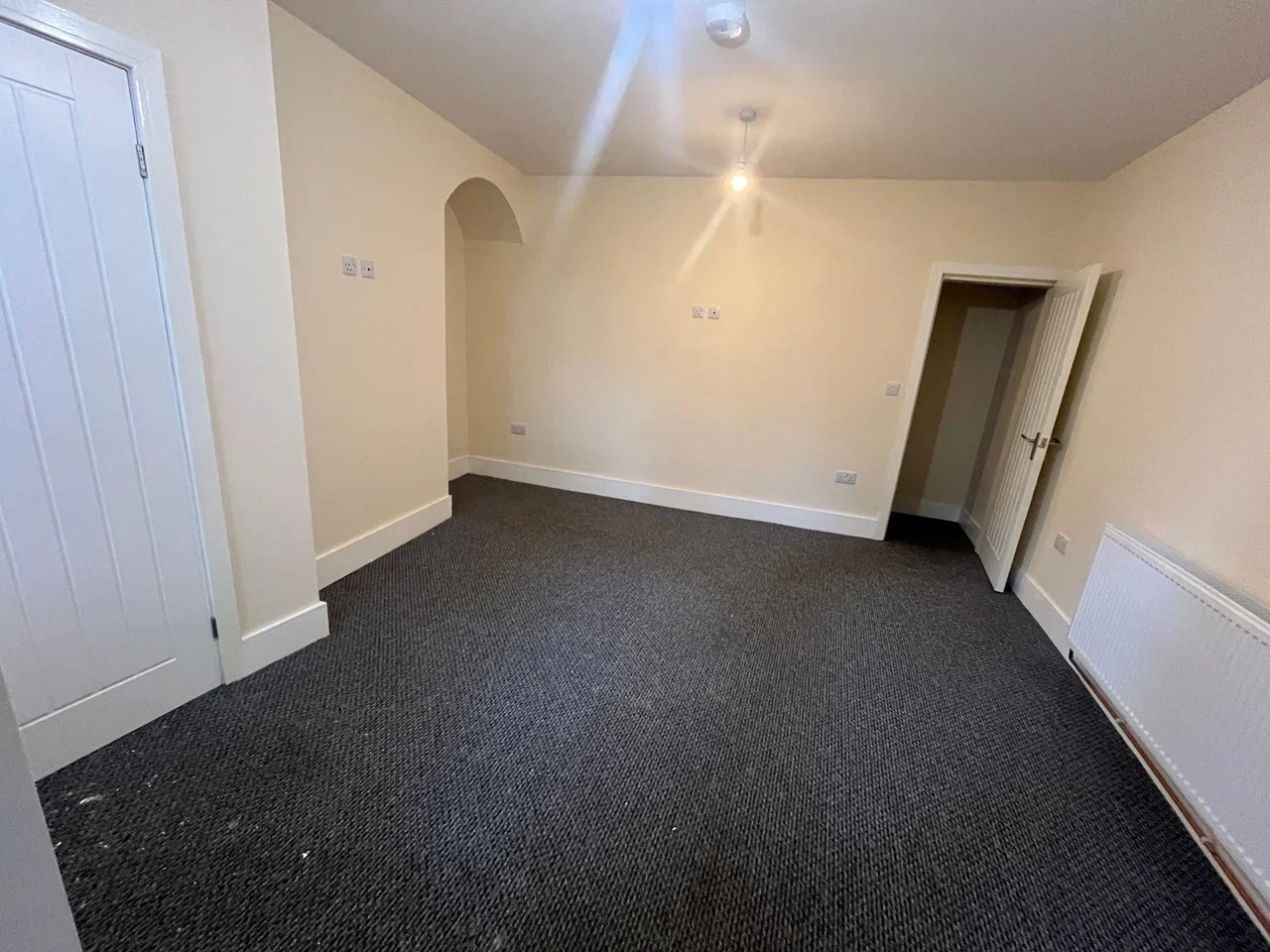 Flat Barnsley Road in Wath upon Dearne