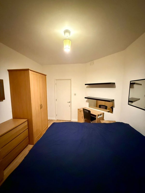 Room Battle Bridge Place in Greater London