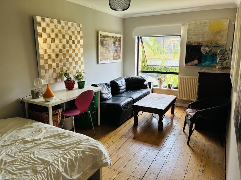 Room Ladas Road in Greater London