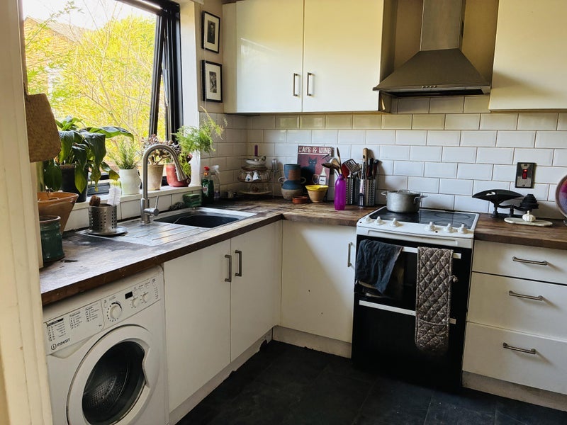 Room Ladas Road in Greater London