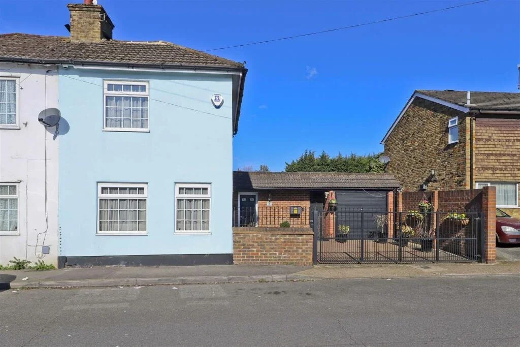 House Heath Road in Greater London
