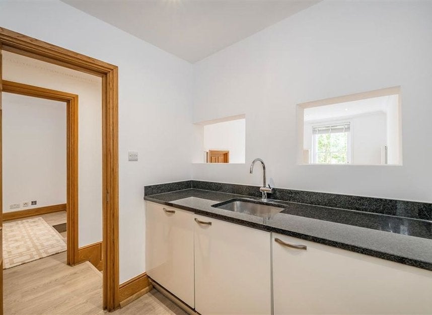 Flat Inverness Terrace in City of Westminster