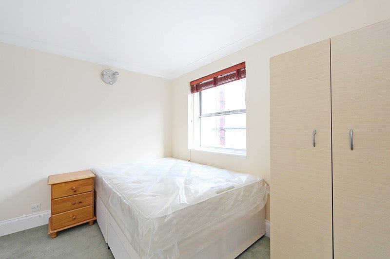 Flat Westbourne Terrace in City of Westminster