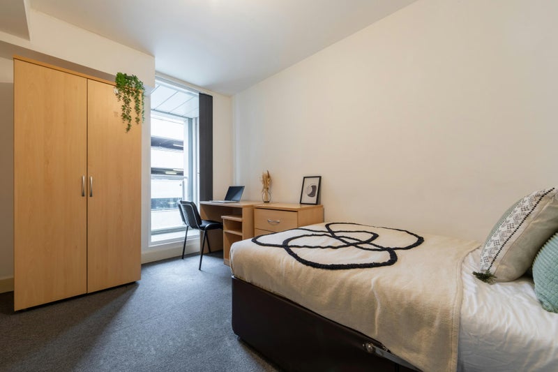 Room Grafton Street in Manchester