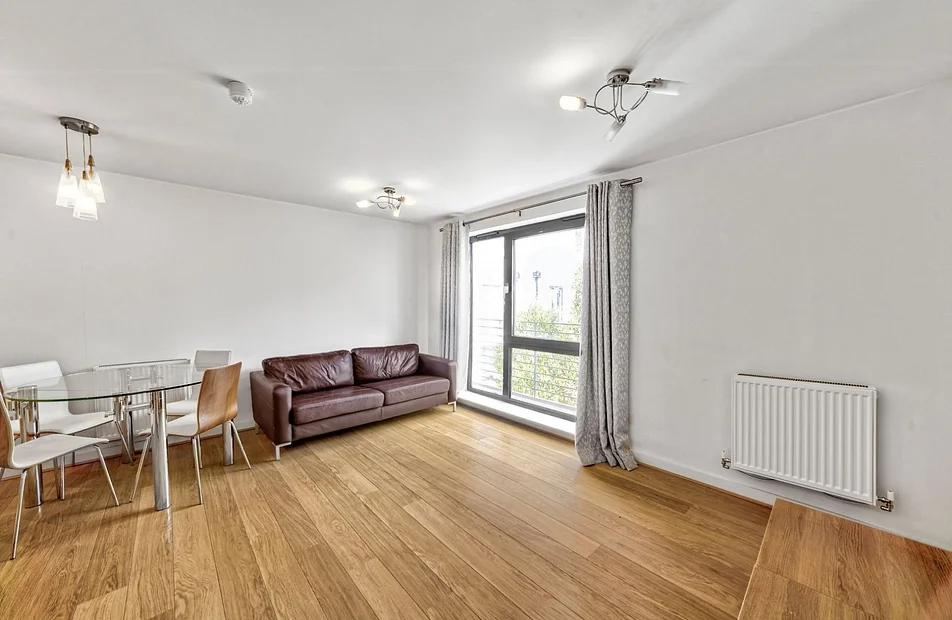 Flat Uxbridge Road in Greater London
