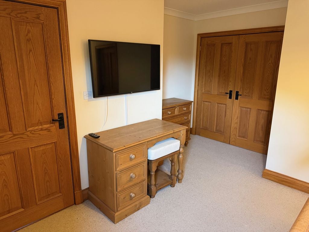 Room Lawley Common Roundabout in Lawley and Overdale
