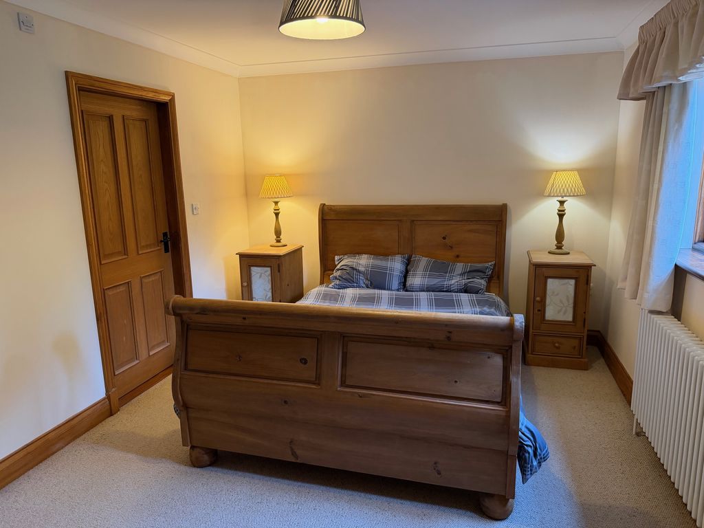 Room Lawley Common Roundabout in Lawley and Overdale