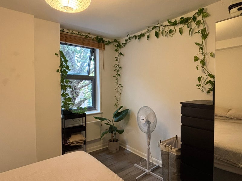 Flat Kingsland Green in Greater London