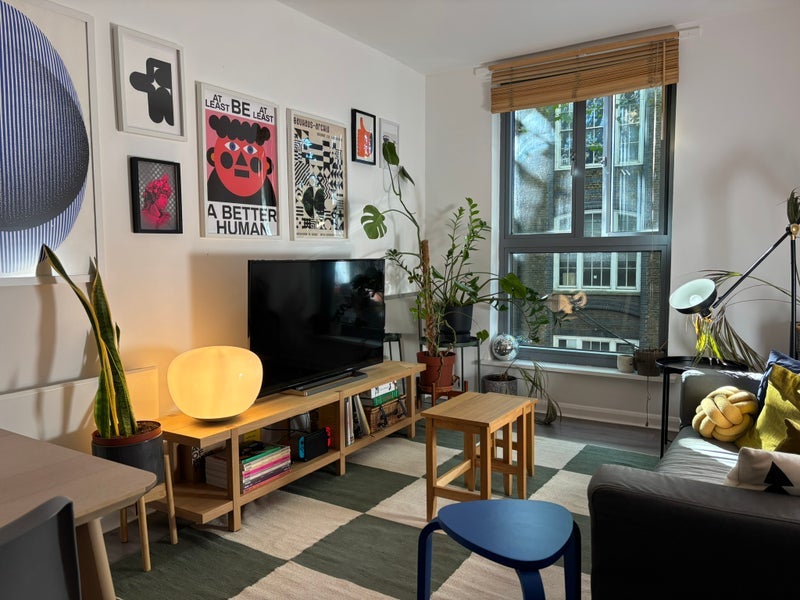 Flat Kingsland Green in Greater London